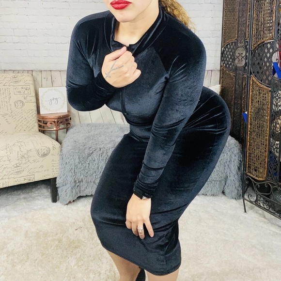 Slayed in Suede Midi: S,XL-3X - Picture 3 of 3